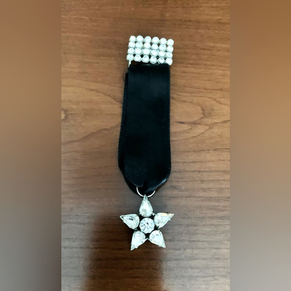 Black satin ribbon medallion brooch pin embeaded with shiny stones - Picture 1 of 4